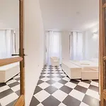 Domus Sant\'Elena 2