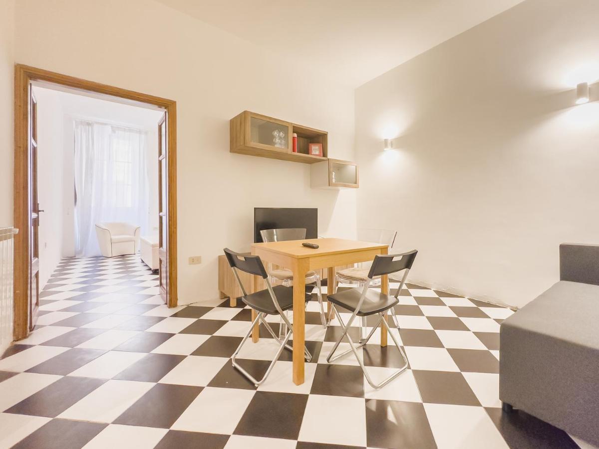Domus Sant'elena 2 Apartment Rome